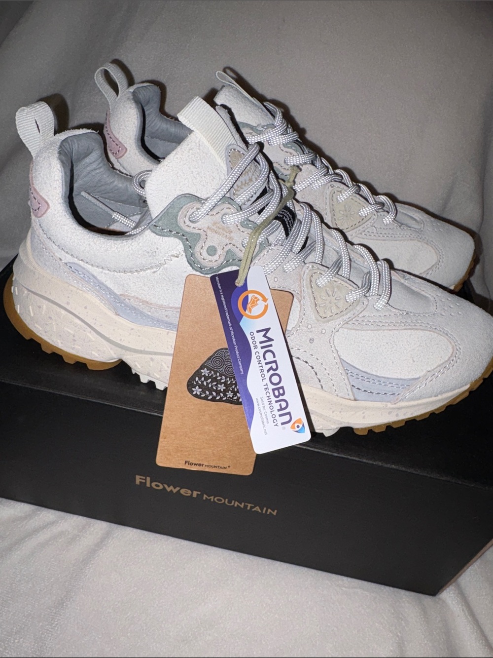 NWT Flower Mountain Wave Sneaker in White - Picture 10 of 16